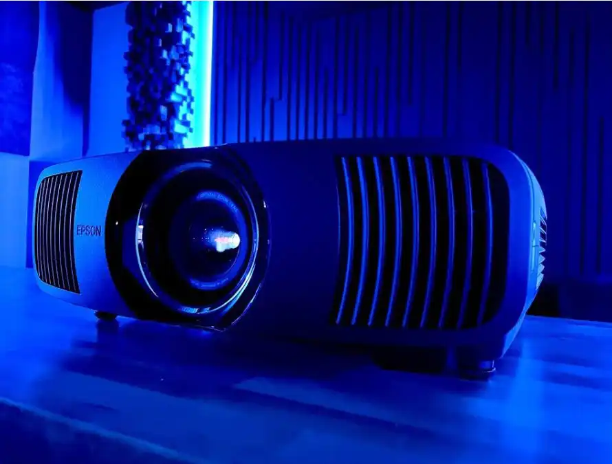 Epson Pro Cinema LS12000؛ رنگهای دقیق بدون Rainbow Effect